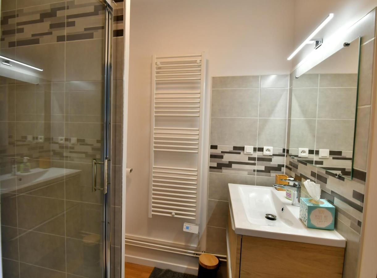 Montluçon Le 44 - T2 Renove Moderne Et Confortable En Centre-Ville מראה חיצוני תמונה